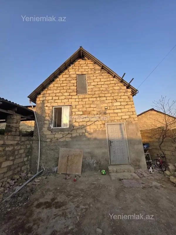 Satılır 3 otaqlı həyət evi 100 m²