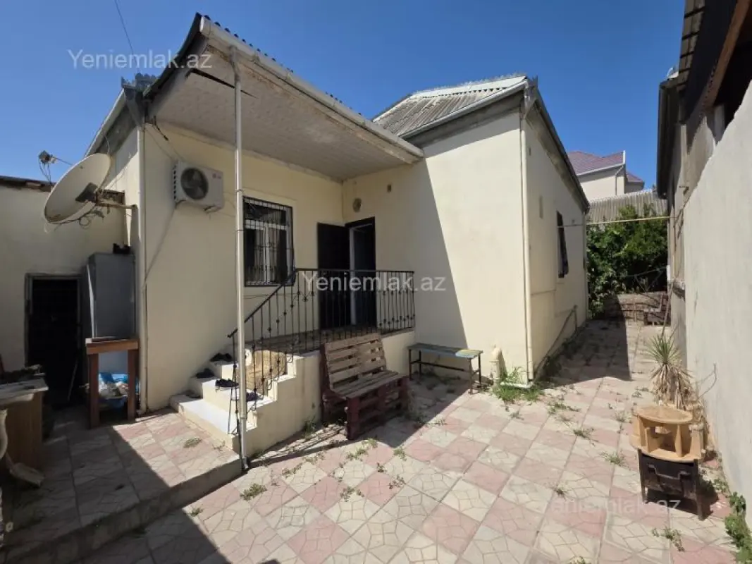 Satılır 3 otaqlı həyət evi 100 m²