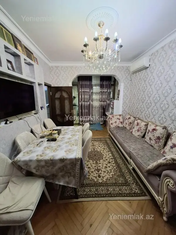Satılır 3 otaqlı köhnə tikili 70 m²