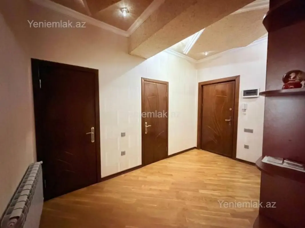 Satılır 3 otaqlı yeni tikili 95 m²