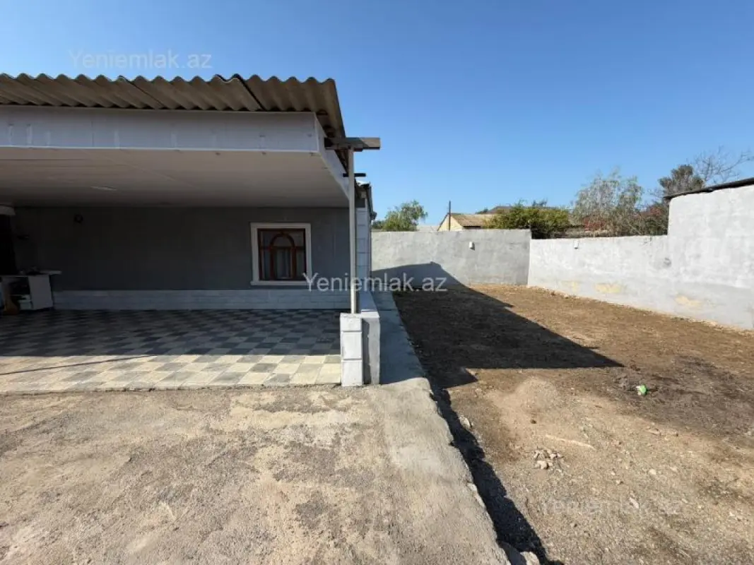 Satılır 4 otaqlı həyət evi 130 m²