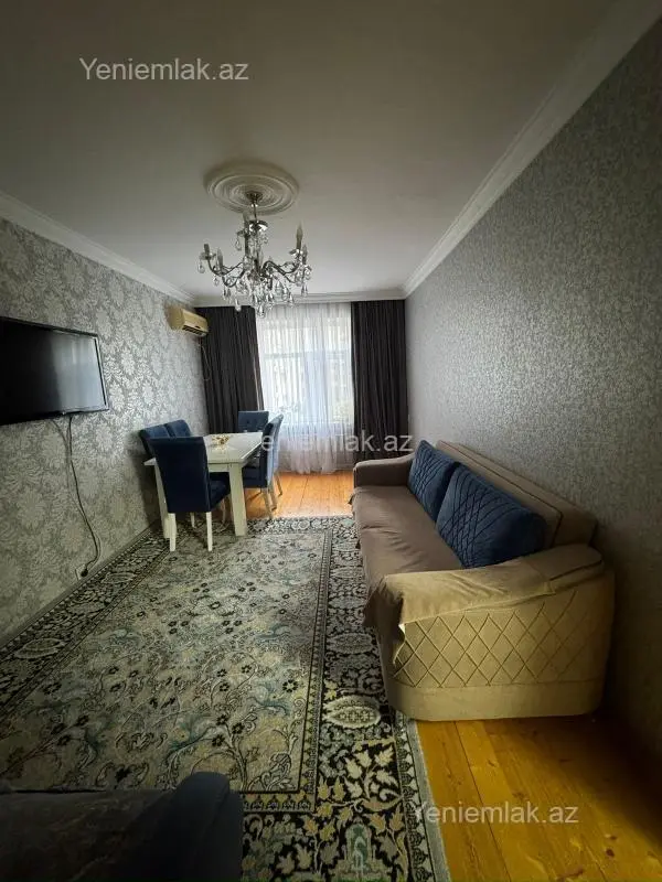 Satılır 3 otaqlı köhnə tikili 80 m²