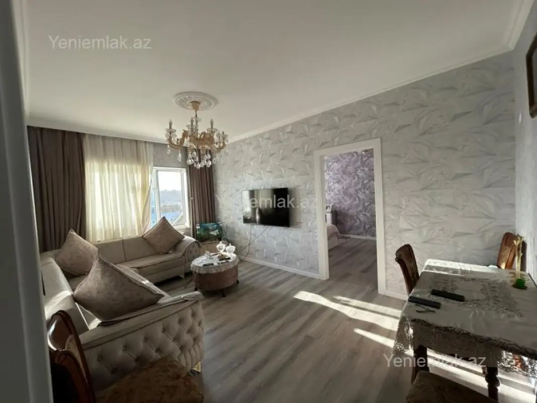 Satılır 4 otaqlı köhnə tikili 115 m²