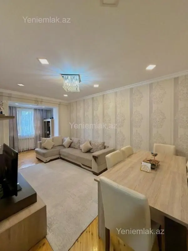 Satılır 2 otaqlı köhnə tikili 65 m²