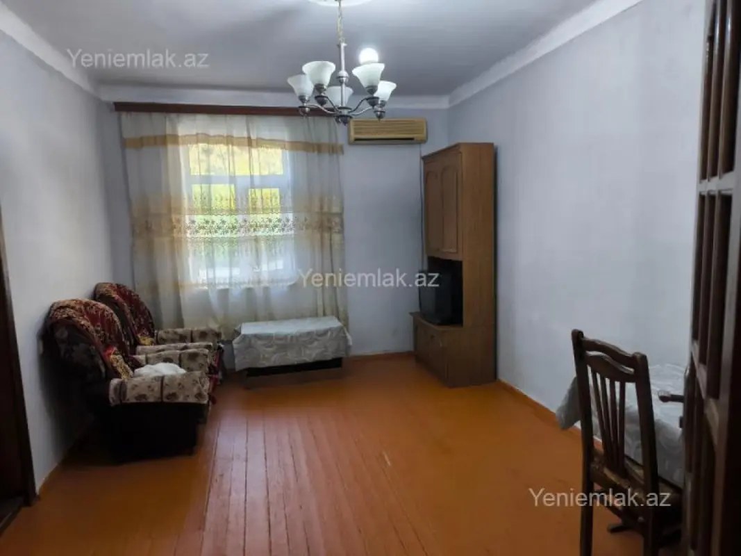 Satılır 2 otaqlı köhnə tikili 50 m²