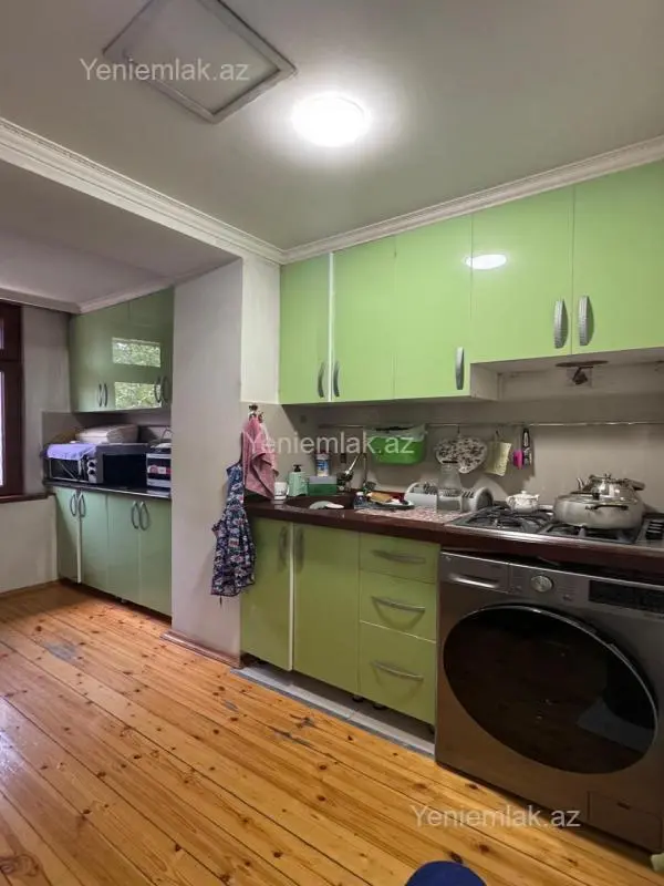 Satılır 3 otaqlı köhnə tikili 75 m²