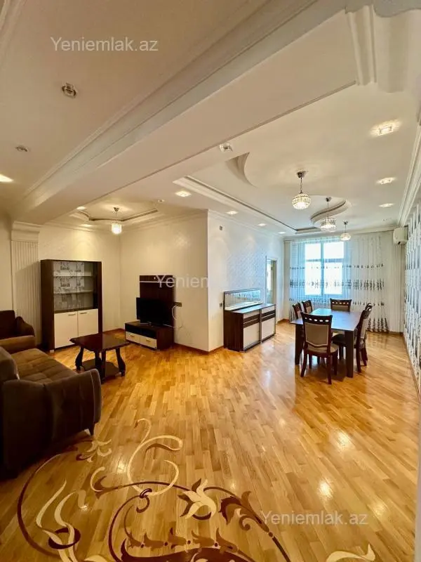 Satılır 4 otaqlı yeni tikili 150 m²