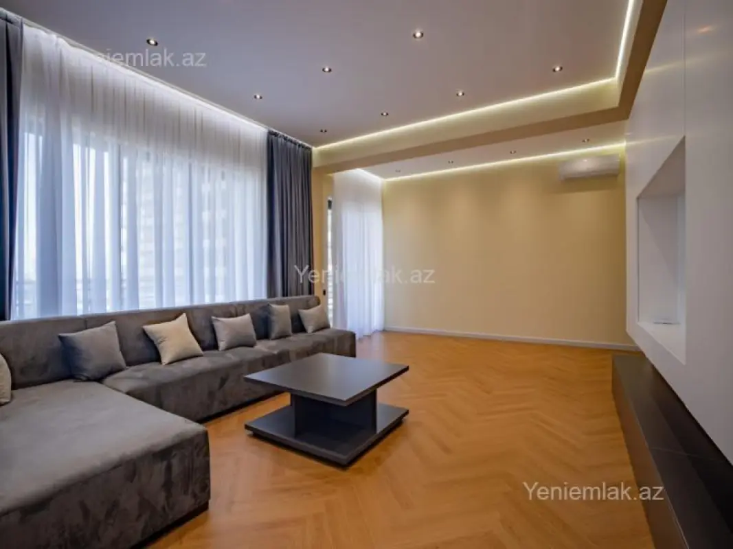 Satılır 3 otaqlı yeni tikili 157 m²