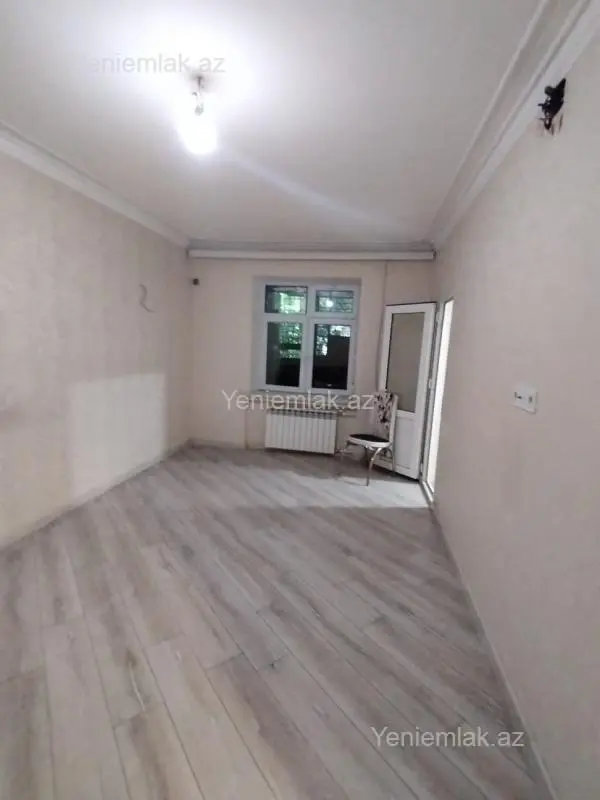 Satılır 3 otaqlı köhnə tikili 70 m²