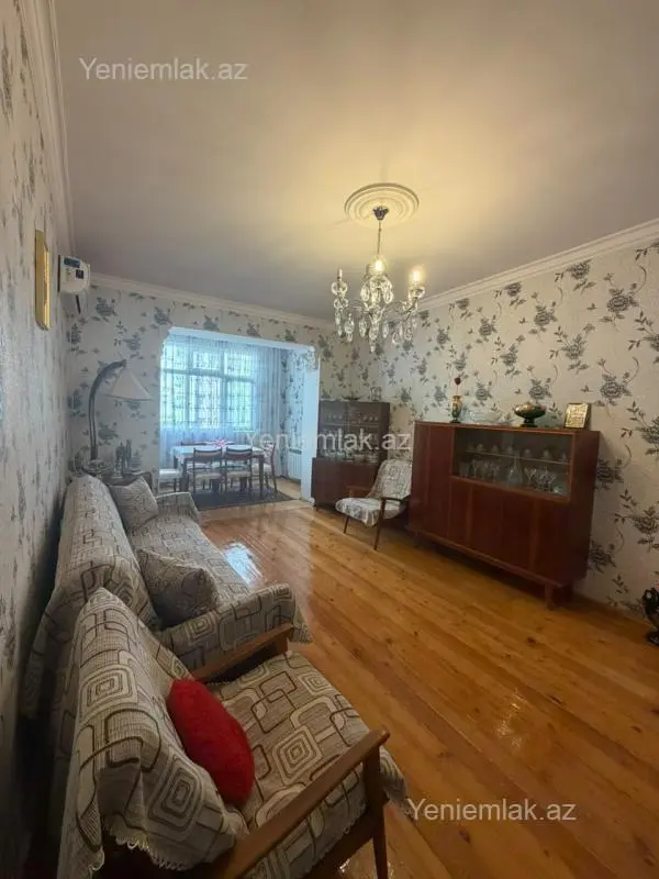 Satılır 3 otaqlı köhnə tikili 61 m²