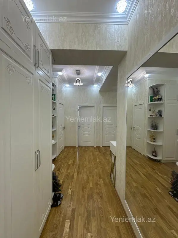 Satılır 3 otaqlı yeni tikili 110 m²