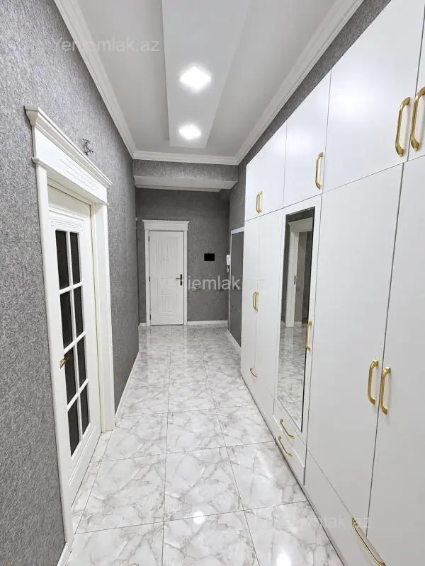 Satılır 3 otaqlı yeni tikili 75 m²