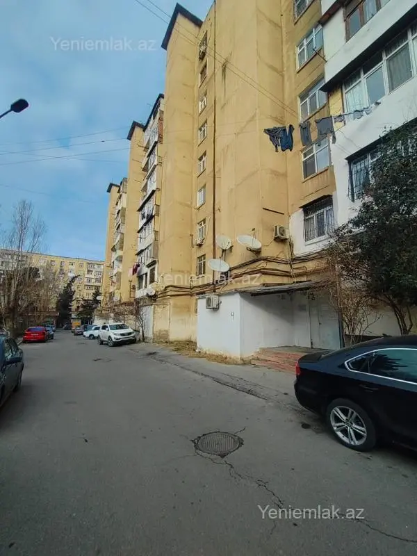 Satılır 2 otaqlı köhnə tikili 60 m²