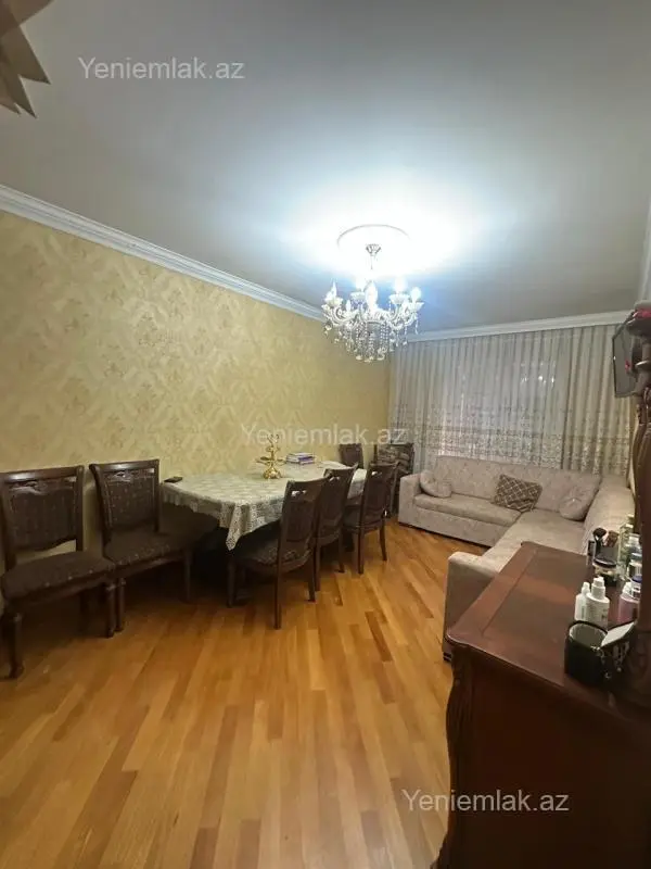 Satılır 3 otaqlı köhnə tikili 90 m²
