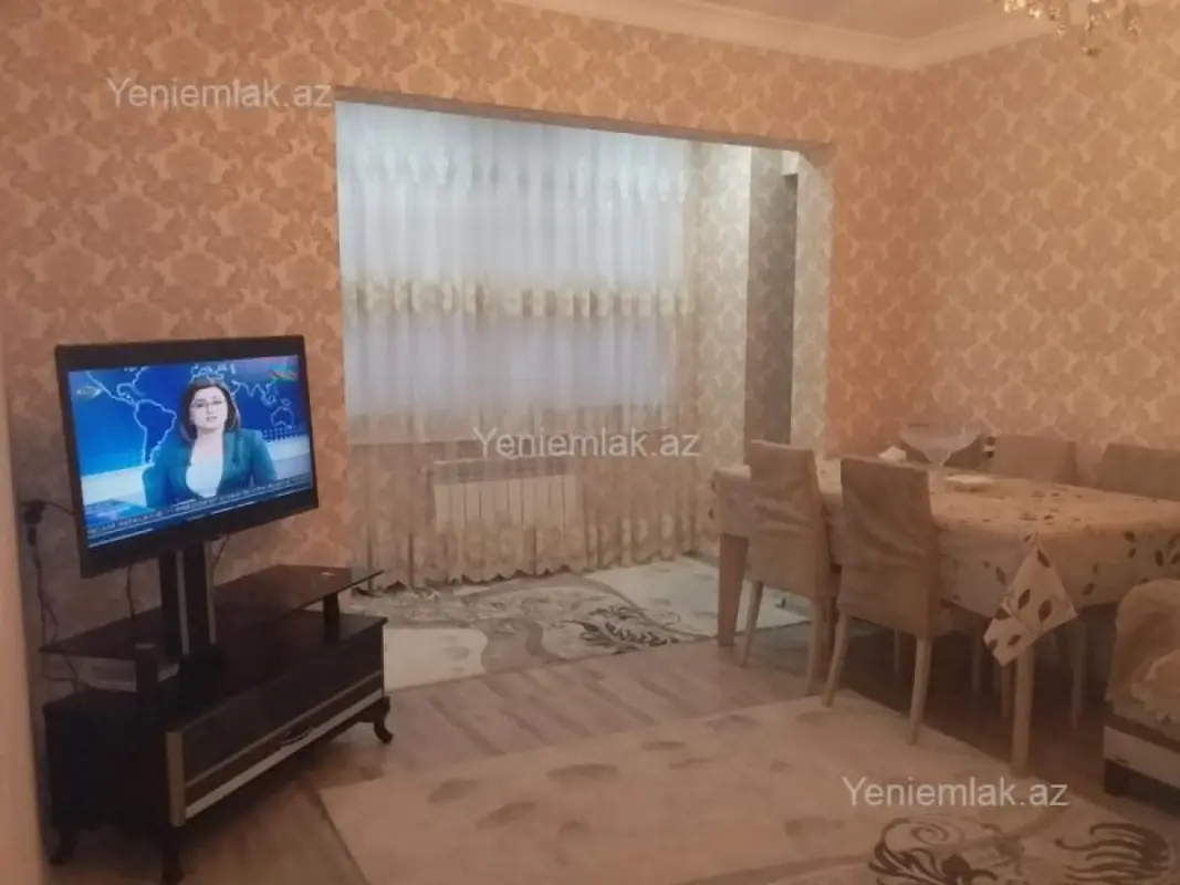 Satılır 4 otaqlı köhnə tikili 100 m²