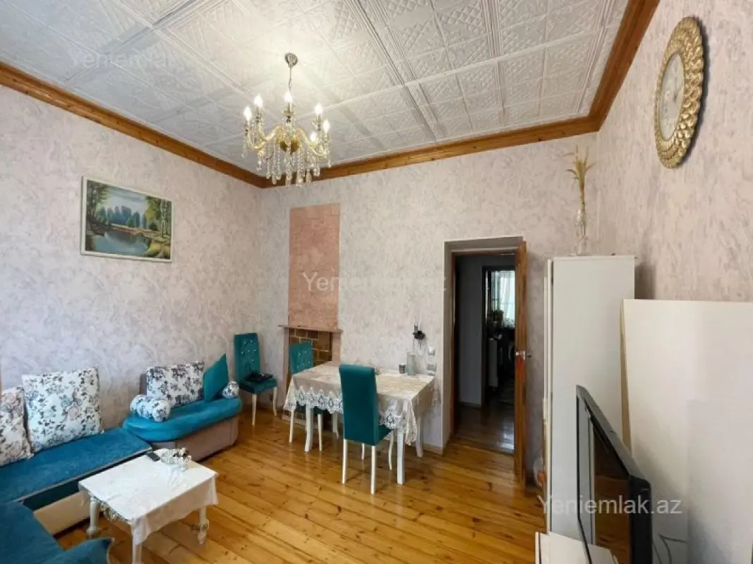 Satılır 3 otaqlı köhnə tikili 75 m²