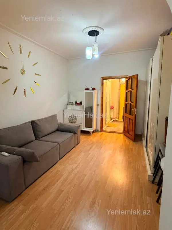 Satılır 1 otaqlı köhnə tikili 35 m²