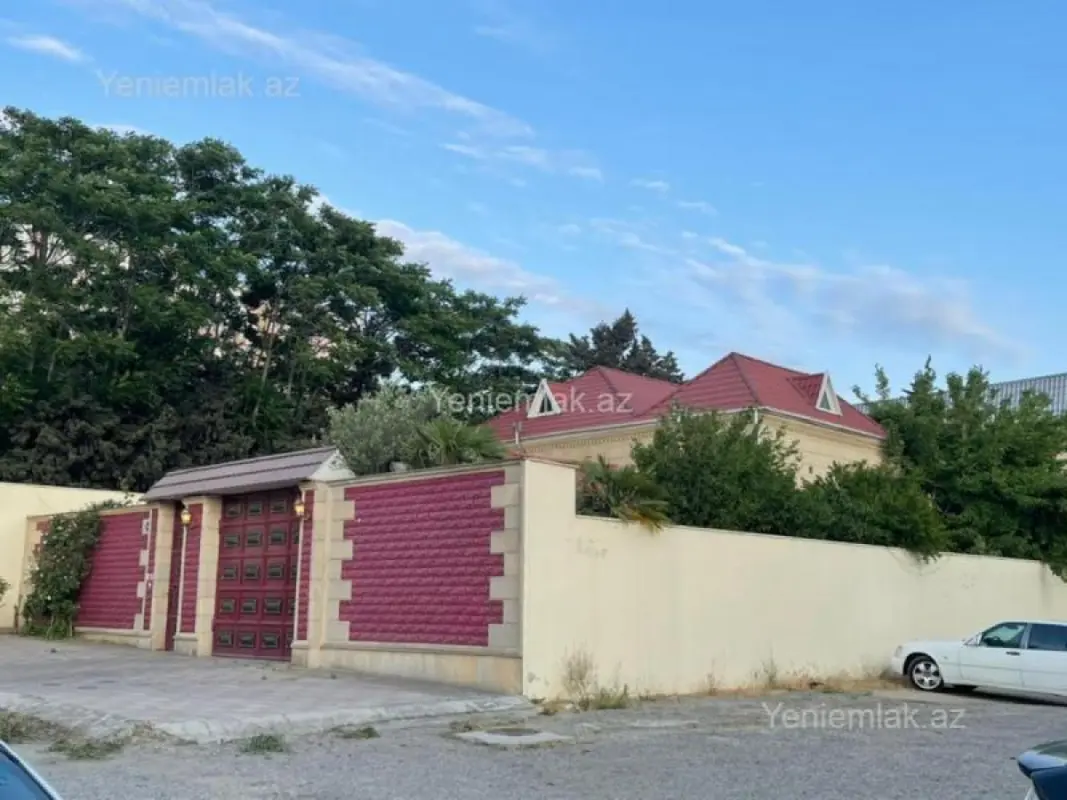 Satılır 6 otaqlı həyət evi 300 m²