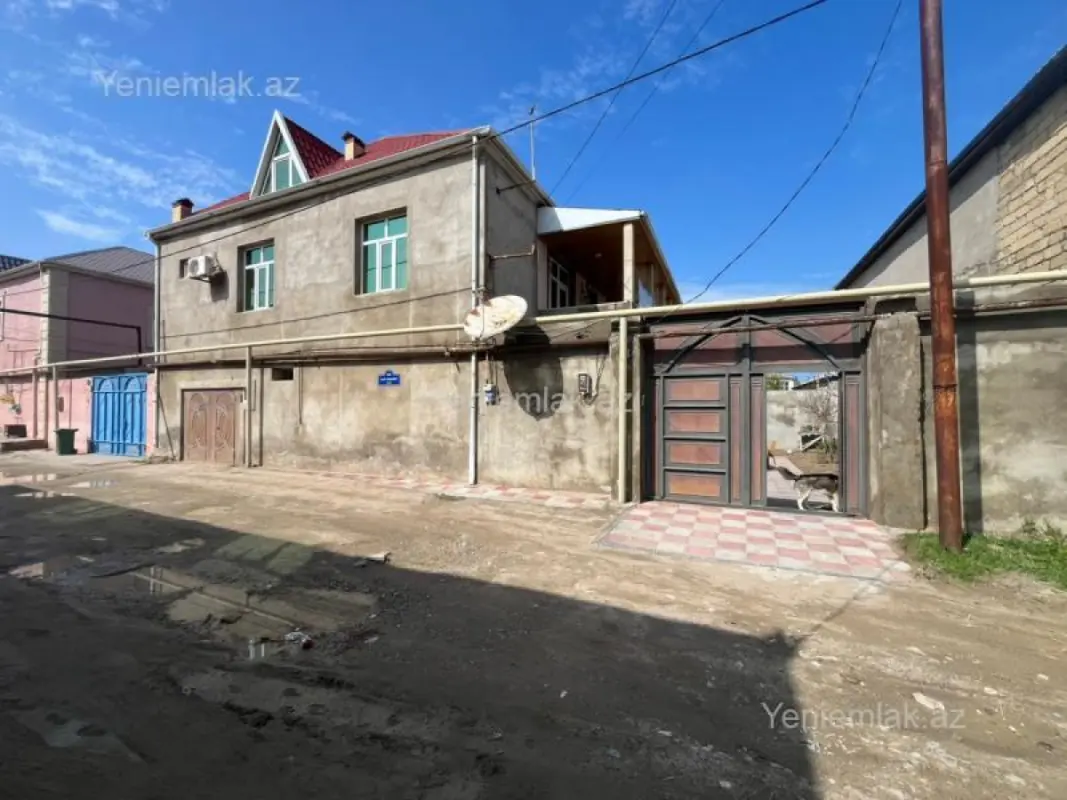 Satılır 6 otaqlı həyət evi 228 m²