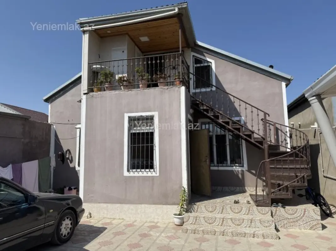 Satılır 4 otaqlı həyət evi 130 m²