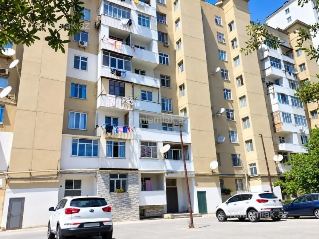 Satılır 4 otaqlı köhnə tikili 110 m²