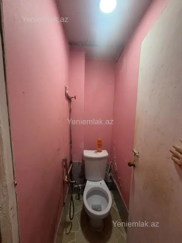Satılır 2 otaqlı köhnə tikili 65 m²