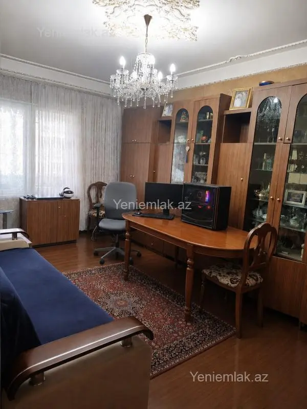 Satılır 4 otaqlı köhnə tikili 70 m²