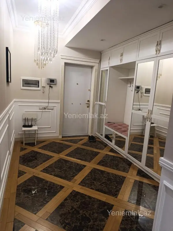 Satılır 3 otaqlı yeni tikili 143 m²