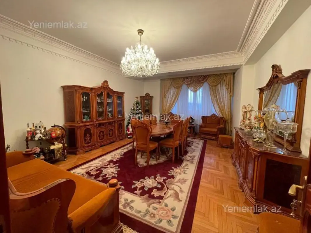Satılır 4 otaqlı yeni tikili 160 m²