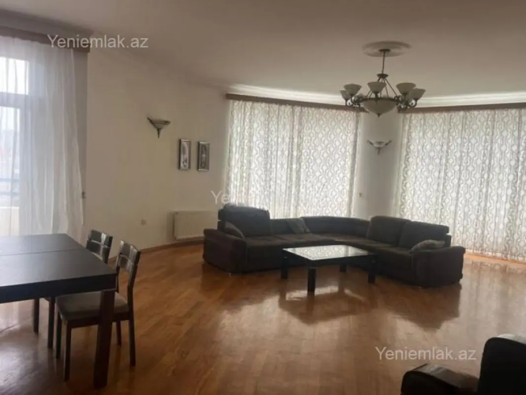 Satılır 4 otaqlı yeni tikili 210 m²