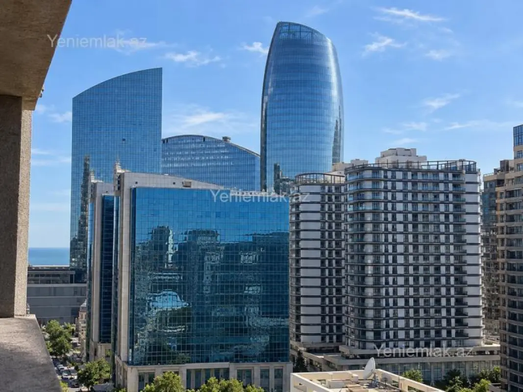 Satılır 4 otaqlı yeni tikili 190 m²