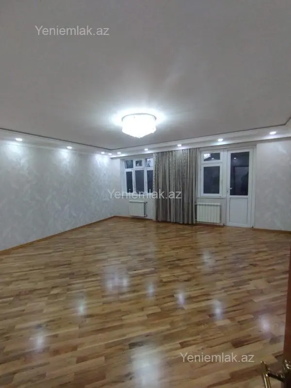 Satılır 4 otaqlı köhnə tikili 85 m²