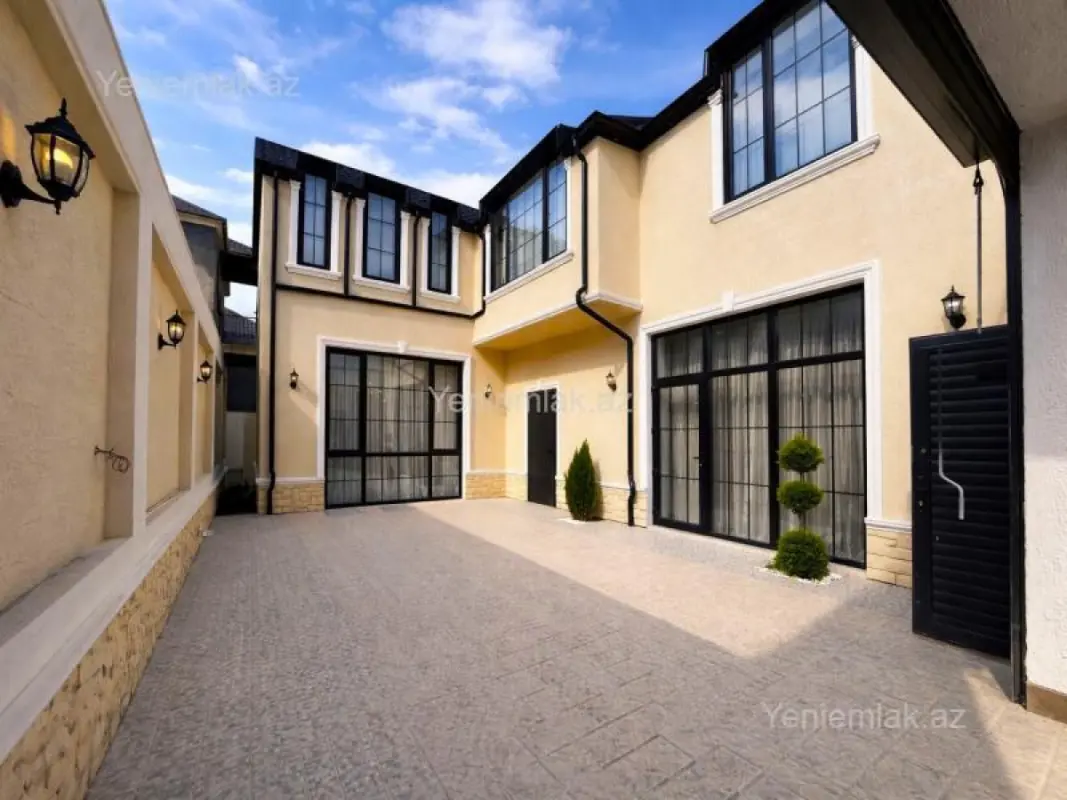 Satılır 4 otaqlı həyət evi 222 m²