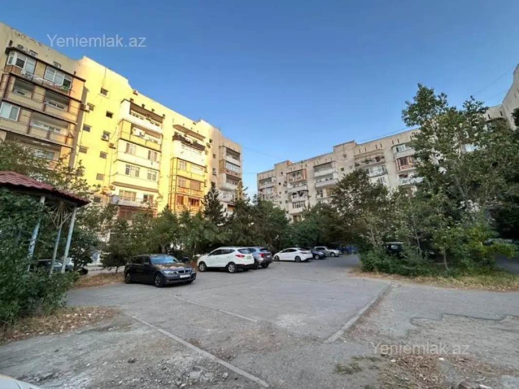 Satılır 2 otaqlı köhnə tikili 65 m²
