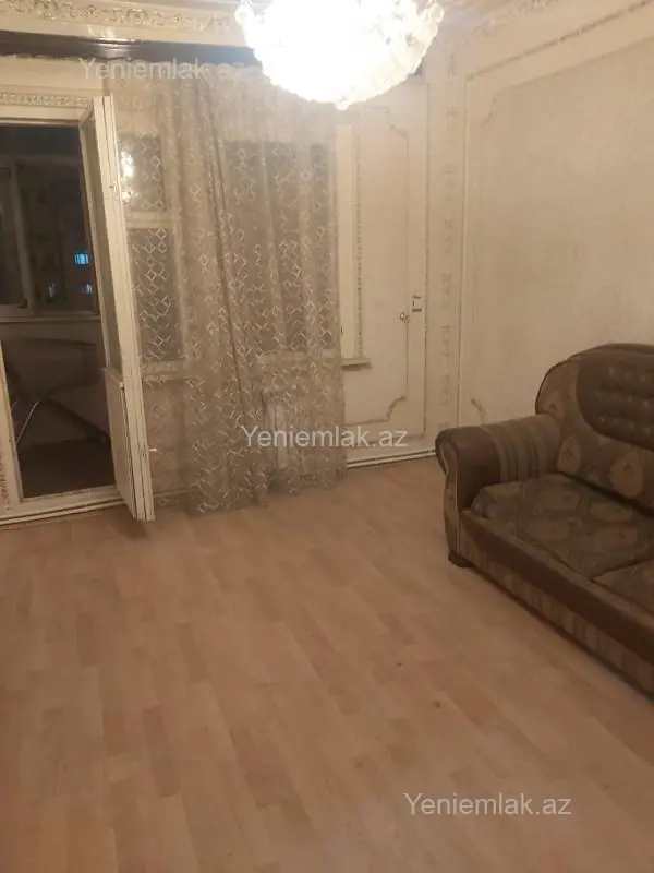 Satılır 3 otaqlı köhnə tikili 70 m²