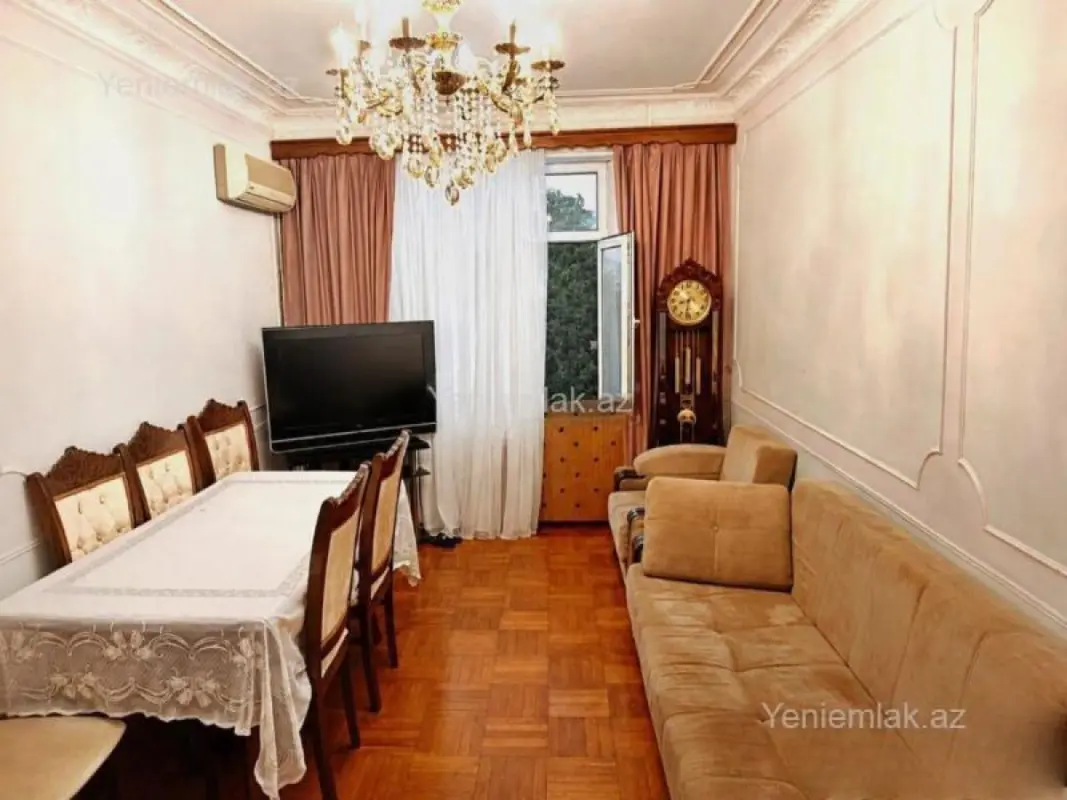 Satılır 3 otaqlı köhnə tikili 80 m²