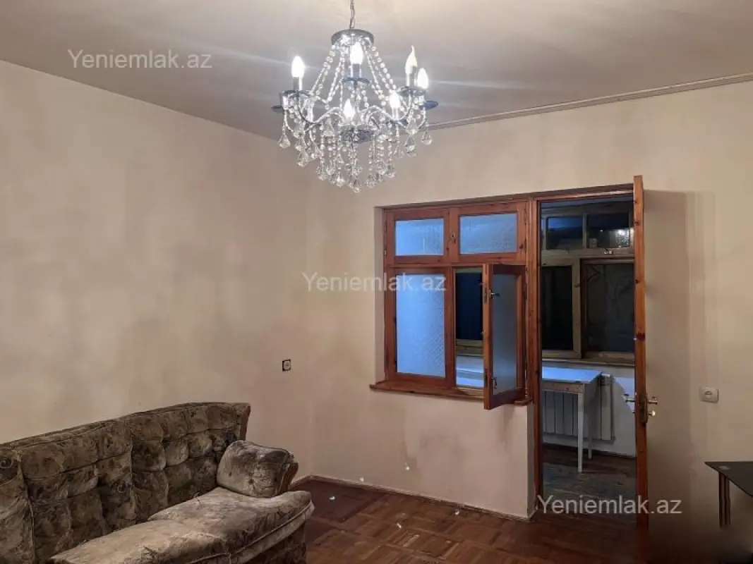 Satılır 3 otaqlı köhnə tikili 80 m²