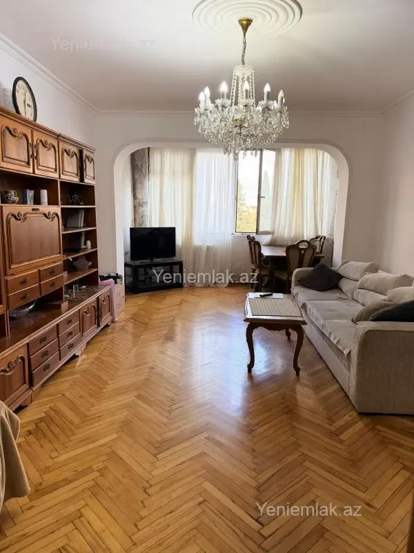 Satılır 3 otaqlı köhnə tikili 85 m²