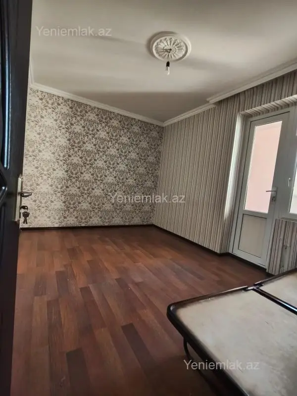 Satılır 2 otaqlı köhnə tikili 55 m²