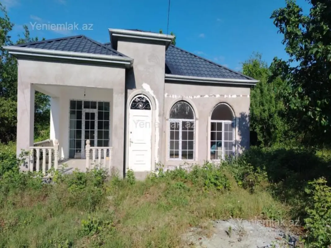 Satılır 4 otaqlı həyət evi 150 m²