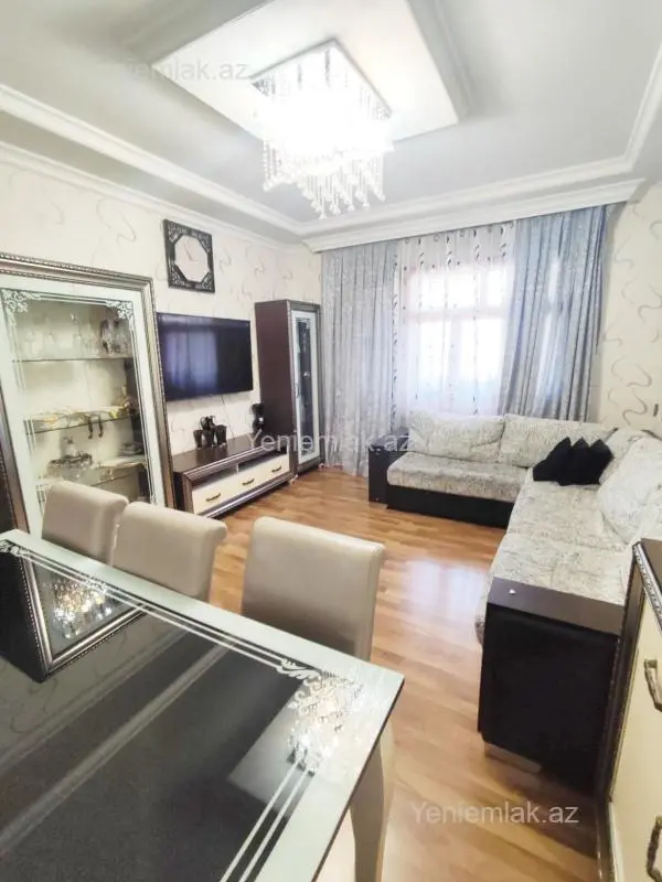 Satılır 3 otaqlı köhnə tikili 80 m²