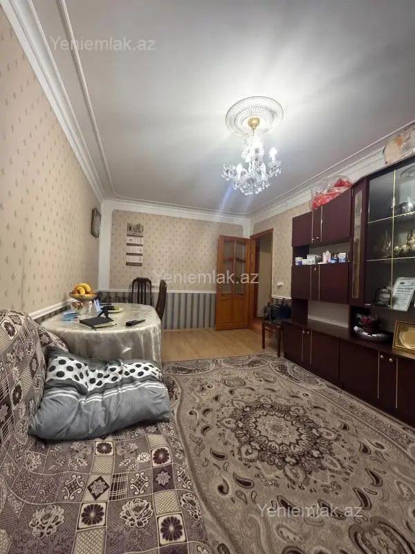 Satılır 3 otaqlı köhnə tikili 70 m²