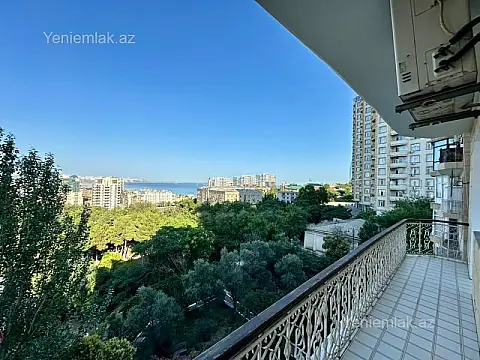 Satılır 5 otaqlı köhnə tikili 300 m² — Bakı, Yasamal 5 otaq 300.00 m²