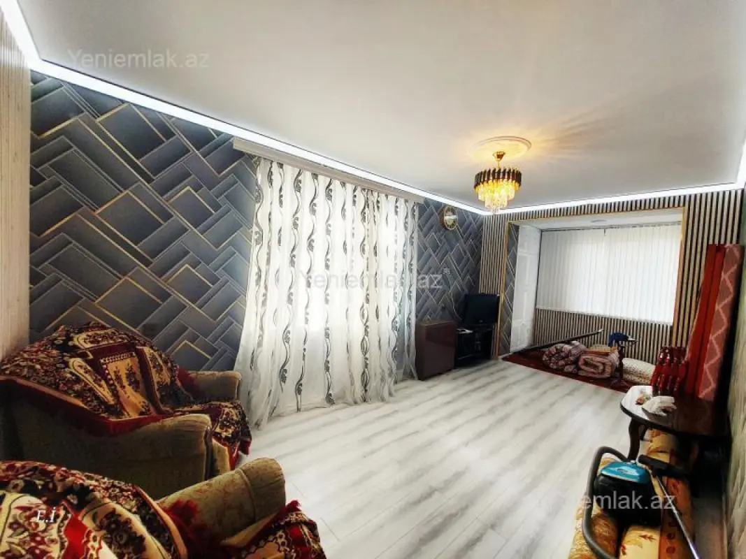 Satılır 1 otaqlı köhnə tikili 37 m²