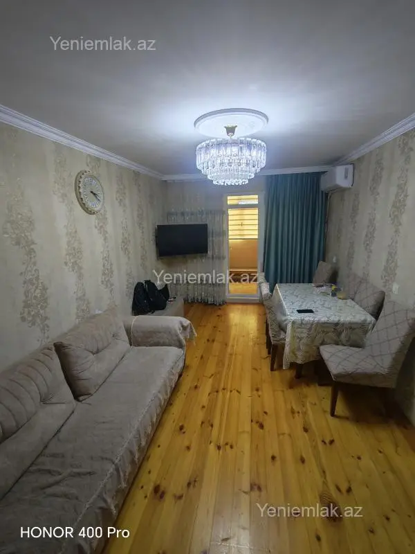 Satılır 2 otaqlı köhnə tikili 56 m²