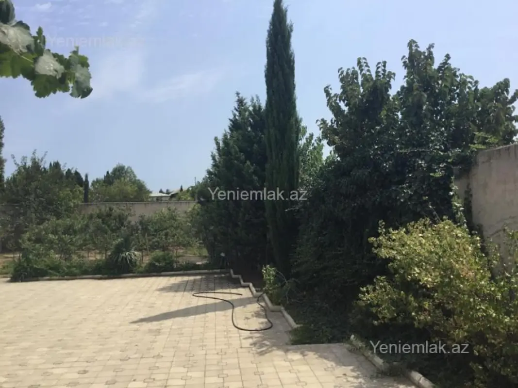 Satılır 5 otaqlı həyət evi 220 m²