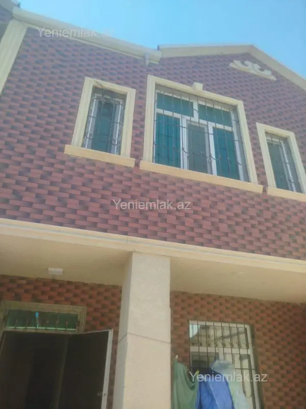 Satılır 5 otaqlı həyət evi 180 m²