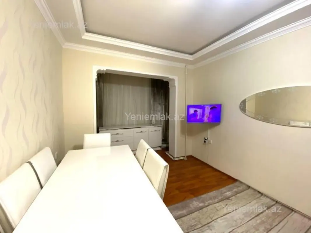 Satılır 2 otaqlı köhnə tikili 65 m²