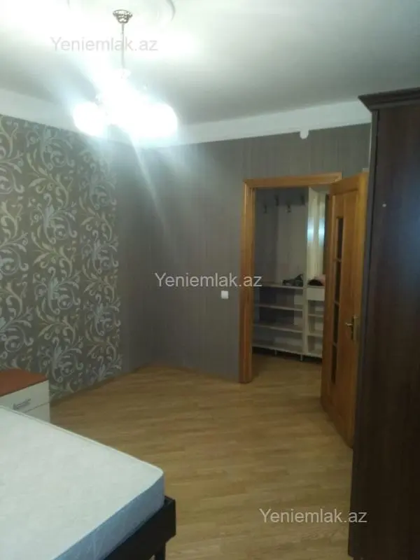 Satılır 2 otaqlı köhnə tikili 60 m²