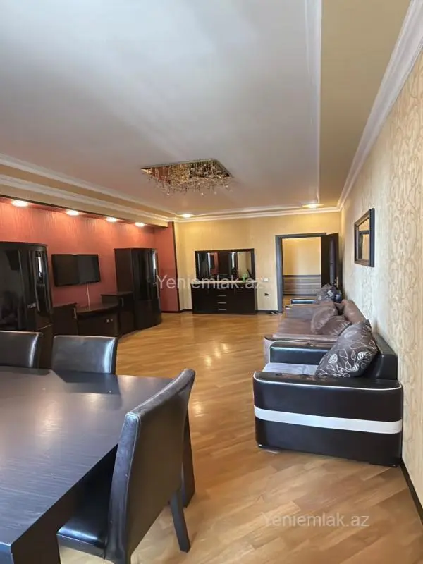 Satılır 3 otaqlı yeni tikili 110 m²